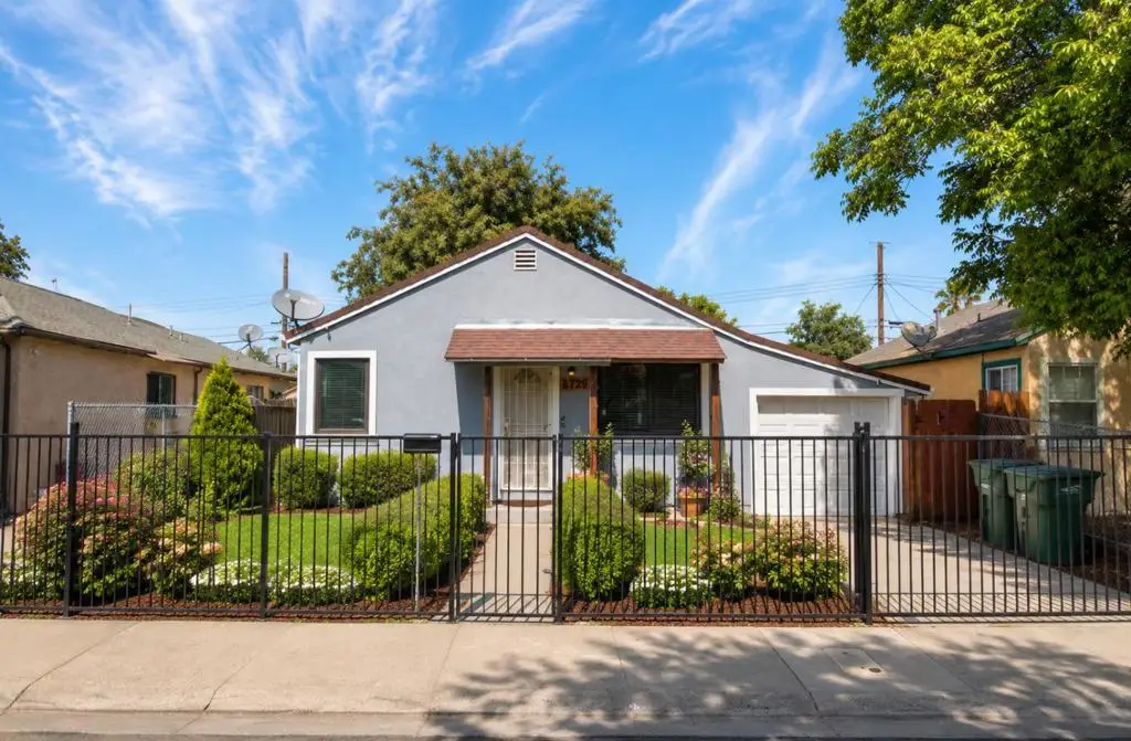 3713 18th Avenue, Sacramento, CA 95820 - #1
