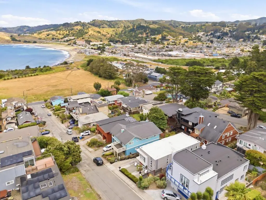 1375 Livingston Avenue, Pacifica, CA 94044 - #1