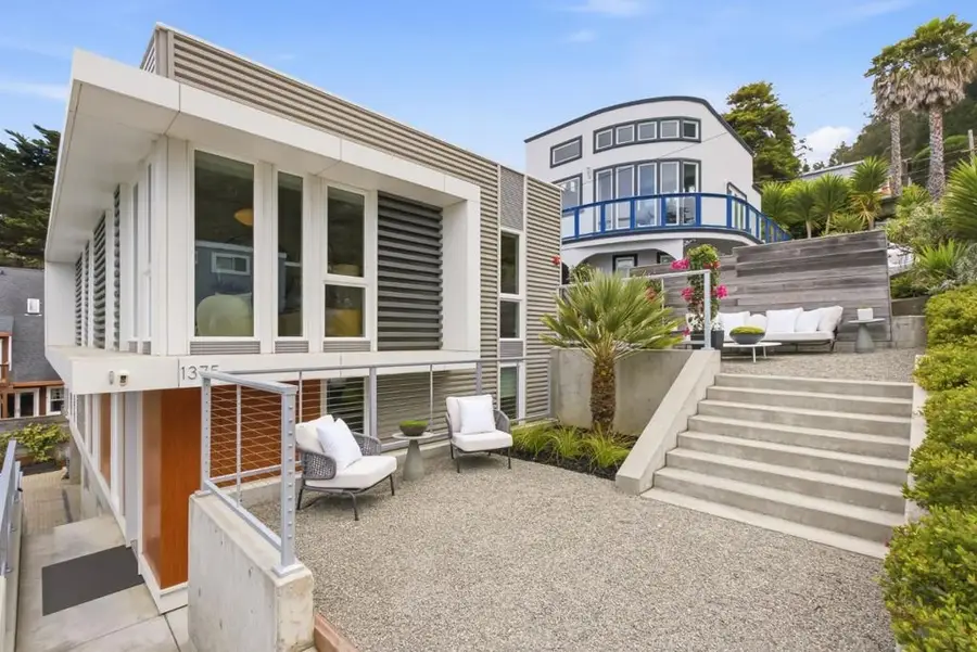 1375 Livingston Avenue, Pacifica, CA 94044 - #2
