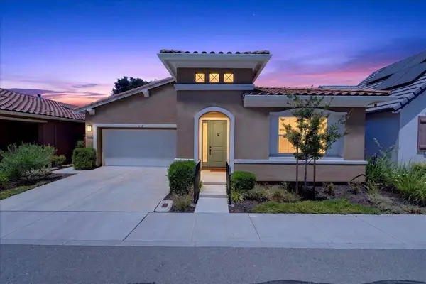 2006 Red Oak Drive, Hollister, CA 95023