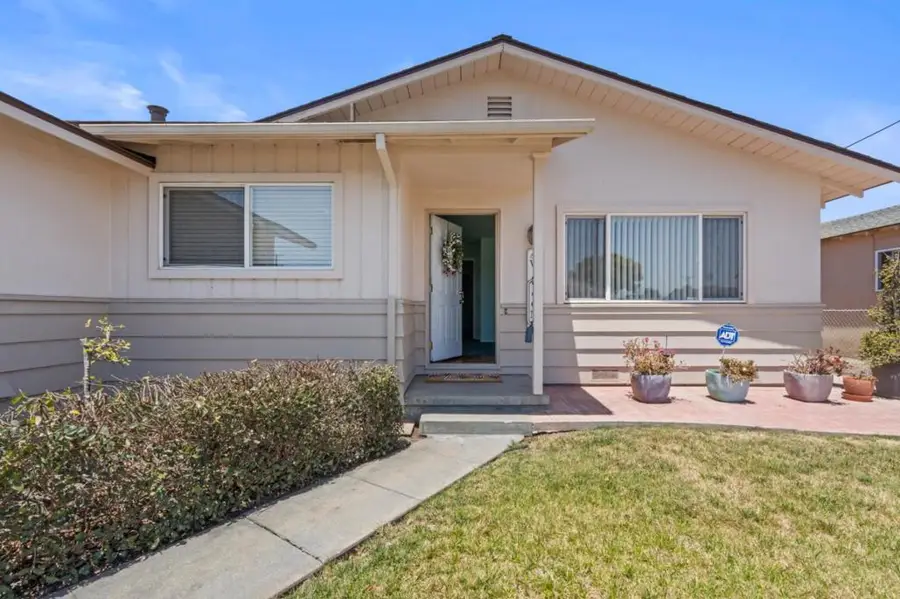 806 Columbia Avenue, Salinas, CA 93901 - #2
