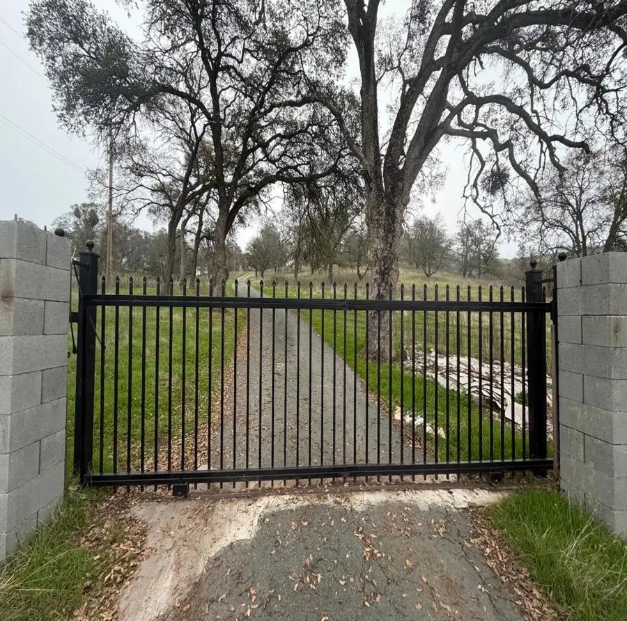 2461 Quail Oaks Road, Valley Springs, CA 95252 - #2