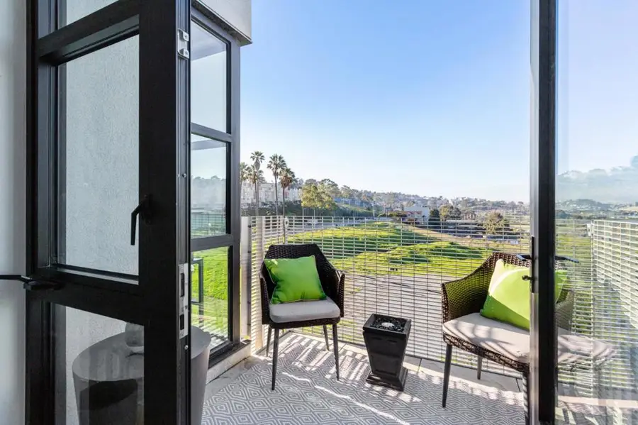 451 Donahue Street #407, San Francisco, CA 94124 - #3
