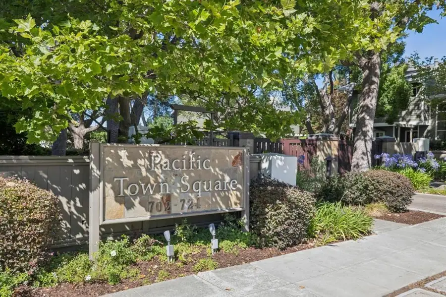 712 University Drive, Menlo Park, CA 94025 - #2