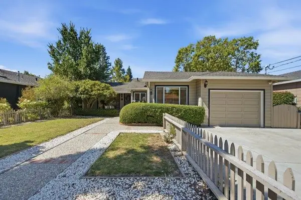 312 E Oakwood Boulevard, Redwood City, CA 94061