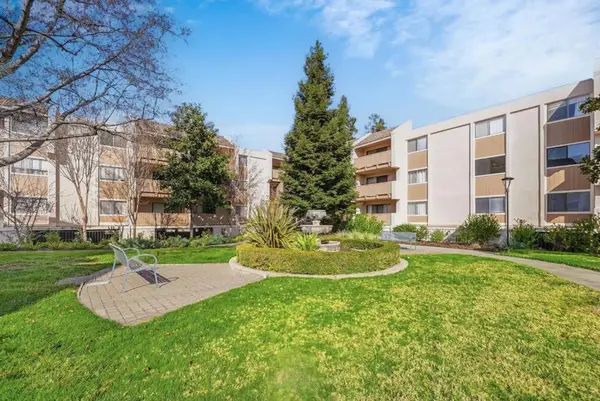 400 Ortega Avenue #216, Mountain View, CA 94040