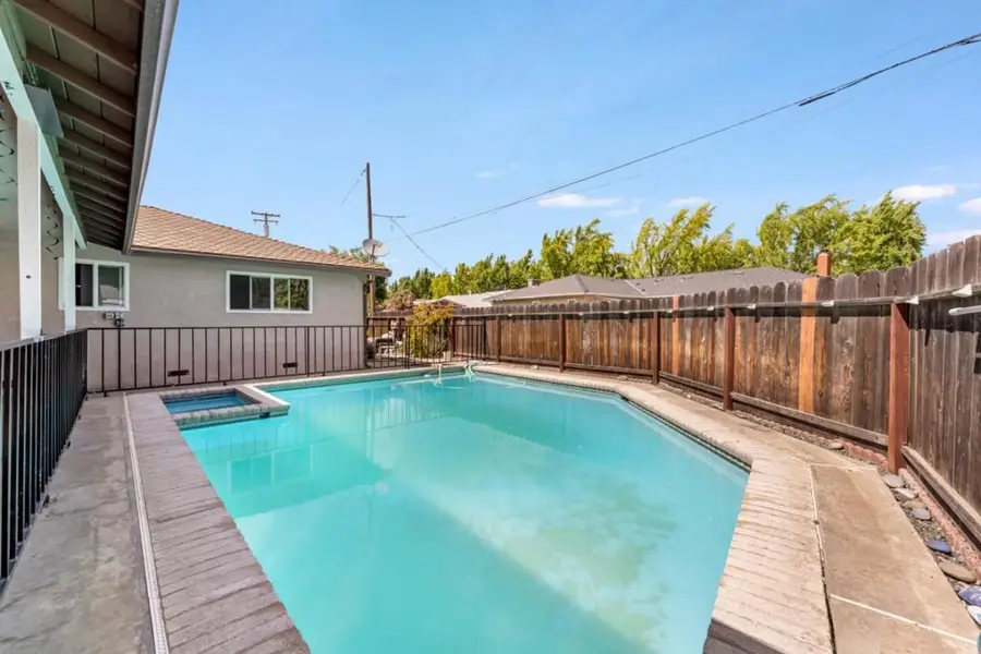 2704 Westchester Lane, Modesto, CA 95350 - #2