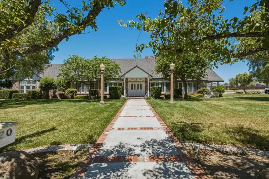 2020 Sunset Drive, Hollister, CA 95023 - #1