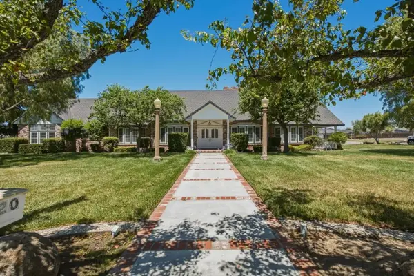 2020 Sunset Drive, Hollister, CA 95023