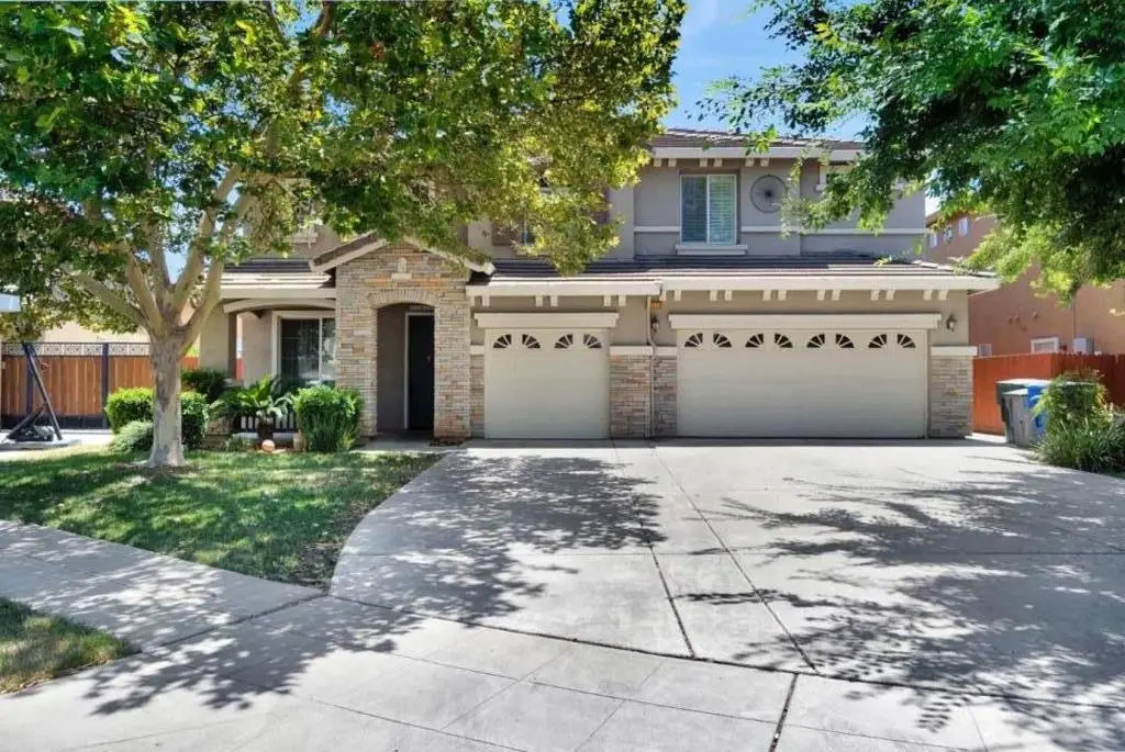 7113 E Garland Avenue, Fresno, CA 93737 - #1