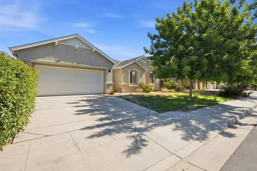 5176 W Oslin Avenue, Fresno, CA 93722 - #2