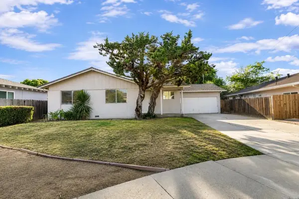 1210 Gloria Drive, Hollister, CA 95023
