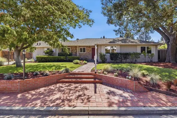 135 Pineview Lane, Menlo Park, CA 94025