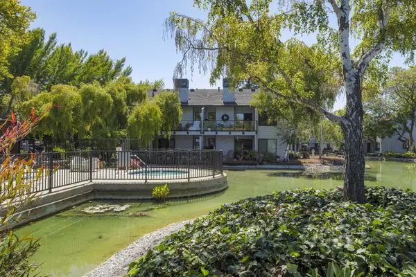905 W Middlefield Road #918, Mountain View, CA 94043