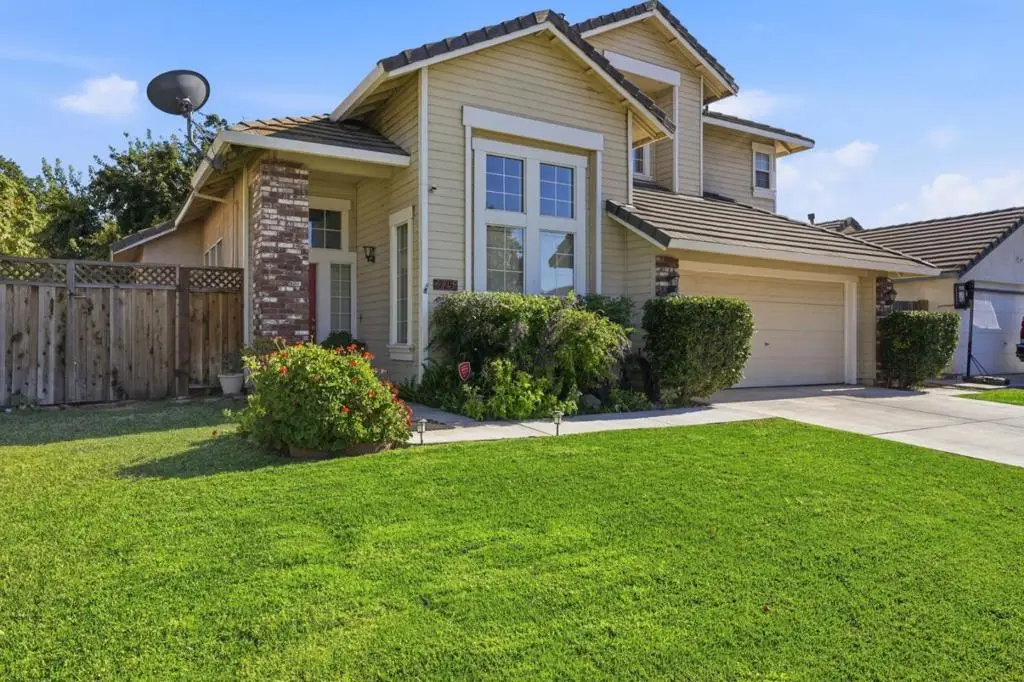725 Everest Street, Los Banos, CA 93635 - #1