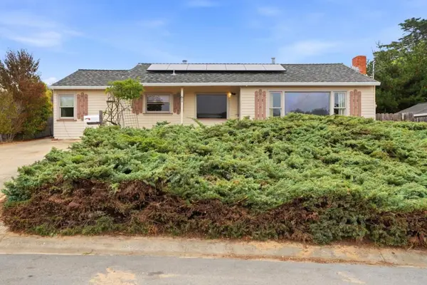 61 Work Avenue, Del Rey Oaks, CA 93940