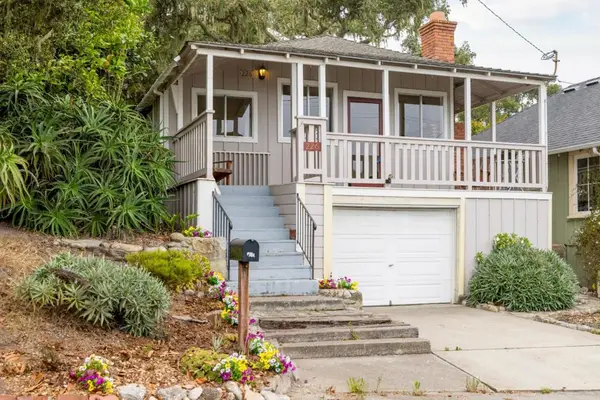 226 Walnut Street, Pacific Grove, CA 93950