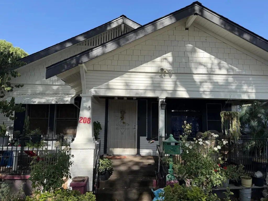208 Yosemite Avenue, Modesto, CA 95351 - #1