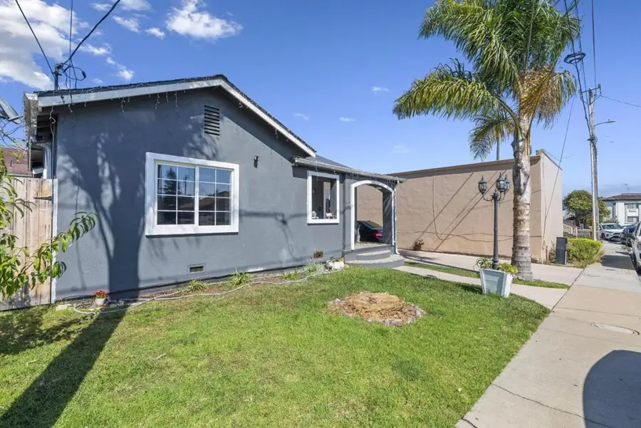 12 Eastern Drive, Watsonville, CA 95076 - #2