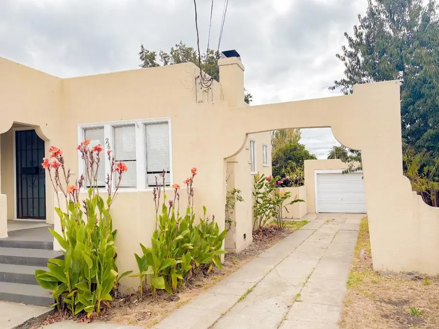 26 Laurel Street, Watsonville, CA 95076 - #2