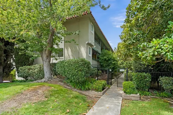 2735 Mauricia Avenue #B, Santa Clara, CA 95051