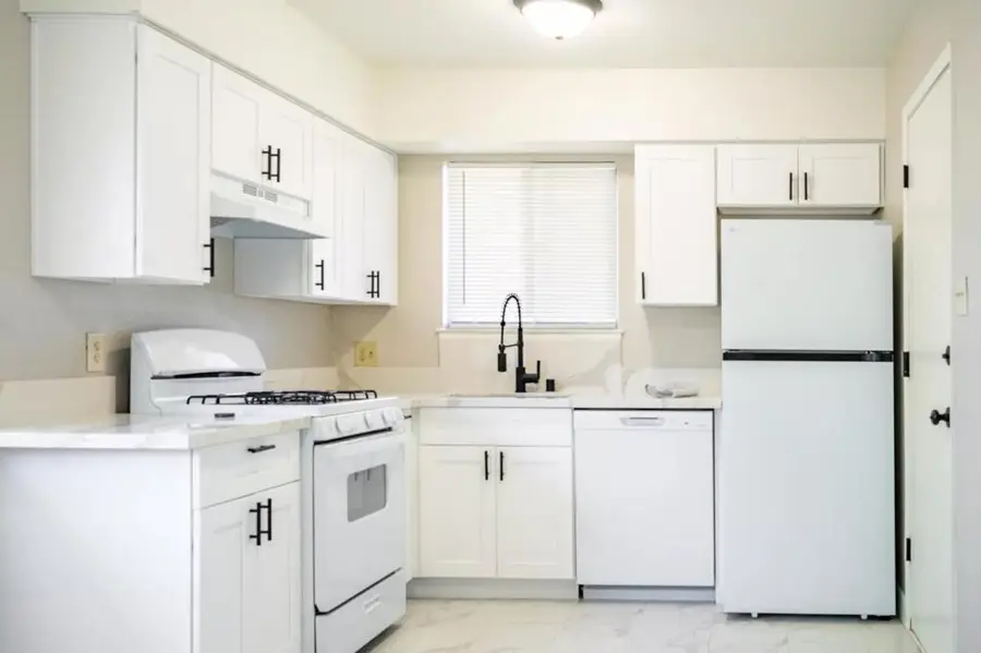 7320 Berna Way, Sacramento, CA 95823 - #3