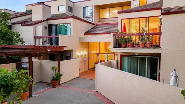 25912 Hayward Boulevard #215, Hayward, CA 94542