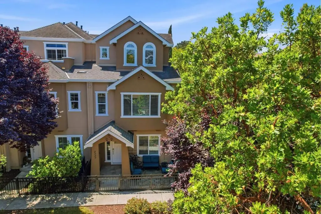 2222 Raspberry Lane, Mountain View, CA 94043 - #1