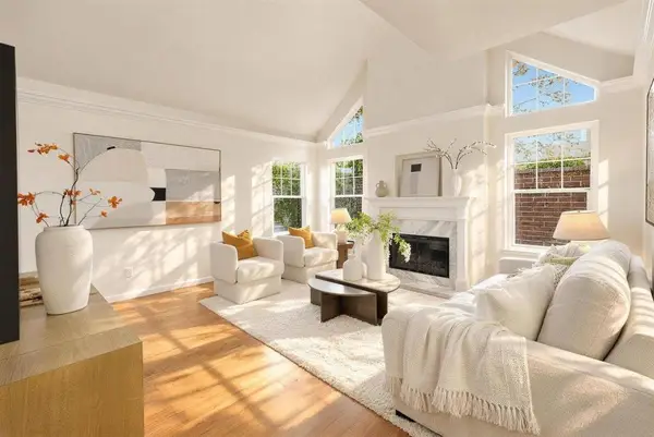 2131 Avy Avenue, Menlo Park, CA 94025