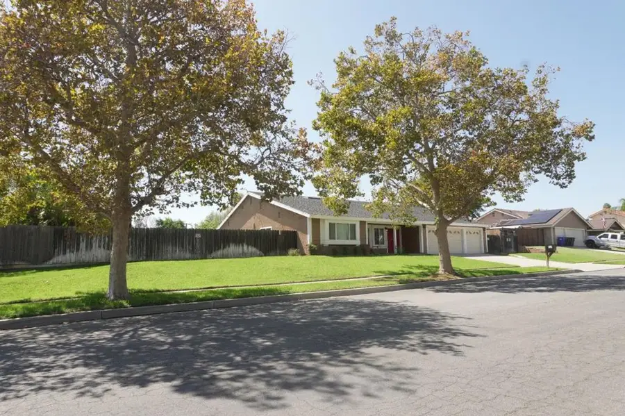 2108 N Apple Avenue, Rialto, CA 92377 - #2