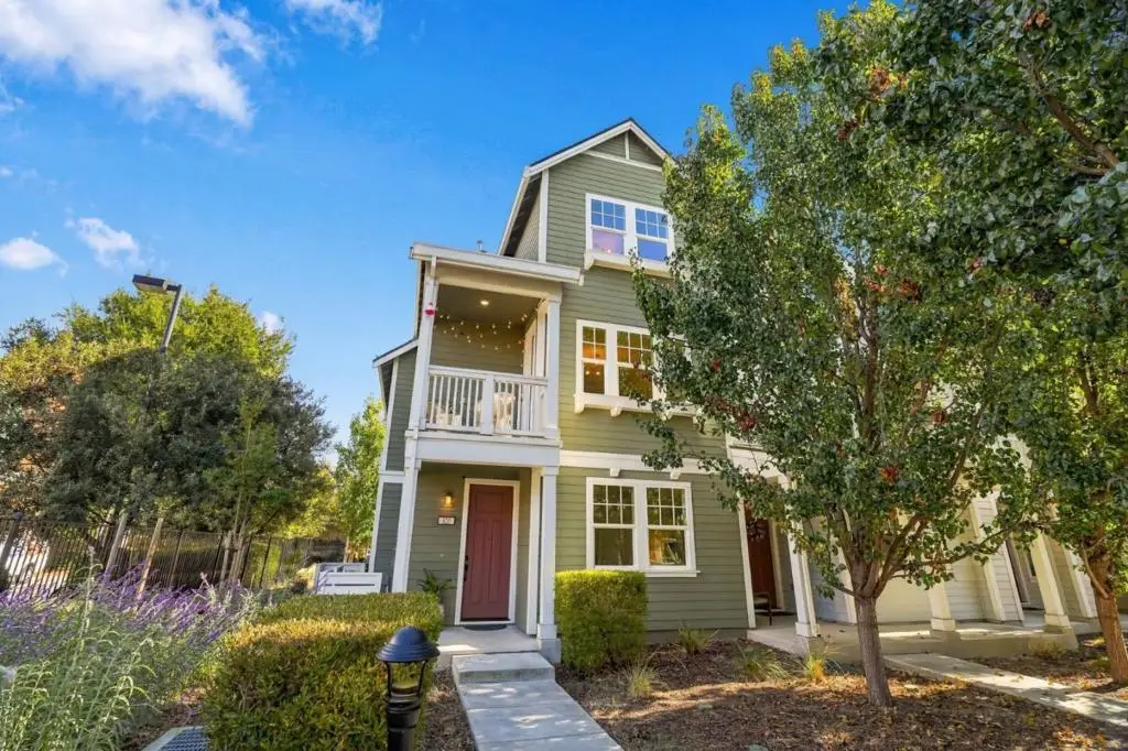 320 Circuit Way, Mountain View, CA 94043 - #1