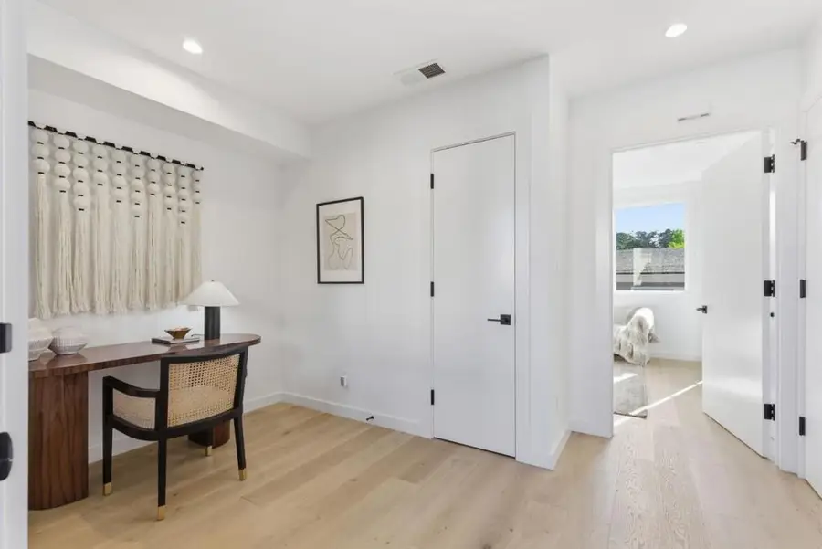 1433 Floribunda Avenue #3, Burlingame, CA 94010 - #2