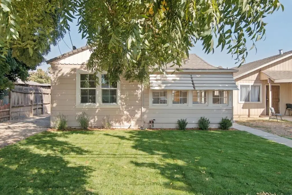 219 Line Street, Hollister, CA 95023 - #1