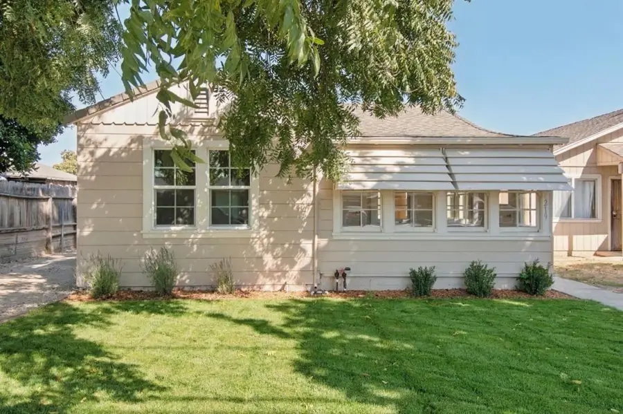 219 Line Street, Hollister, CA 95023 - #2
