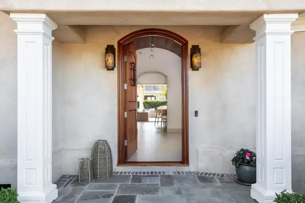 26883 Dezahara Way, Los Altos Hills, CA 94022