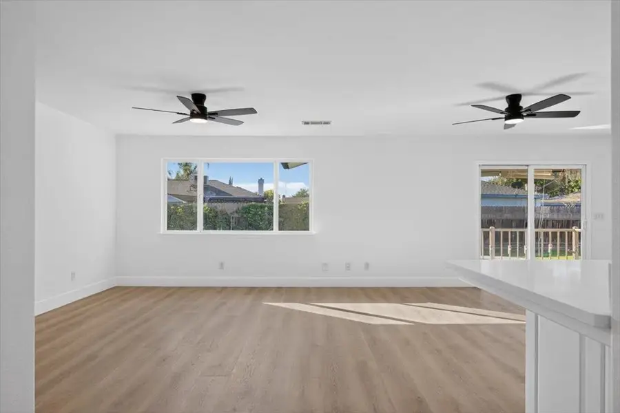 407 E Richardson Way, Hanford, CA 93230 - #3