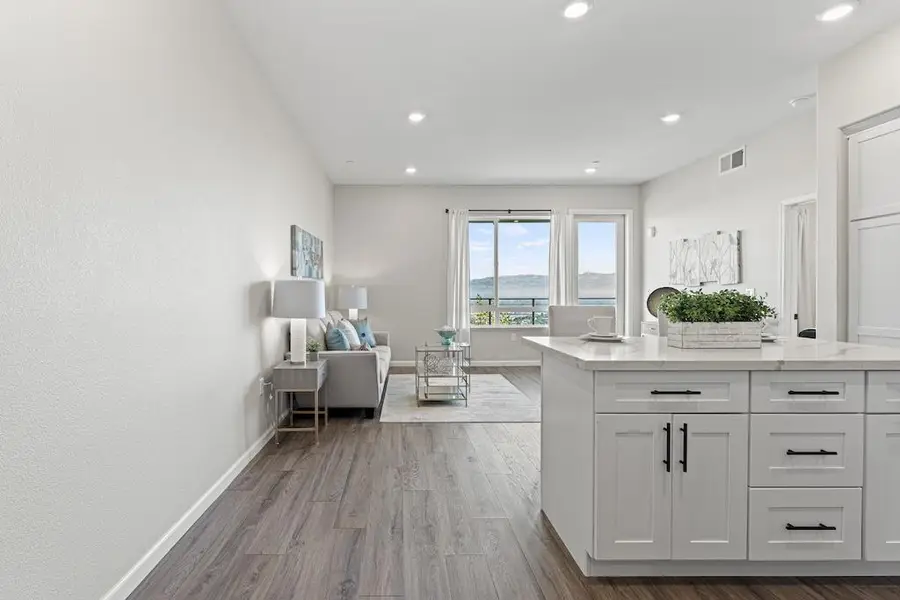 382 Llano De Los Robles Avenue #7, San Jose, CA 95136 - #2