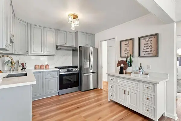 2504 Spring Street, Redwood City, CA 94063
