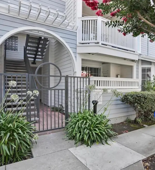 609 Arcadia Terrace #104, Sunnyvale, CA 94085