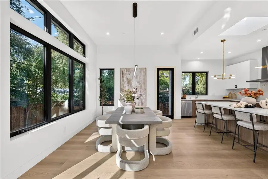 1084 Moffett Circle, Palo Alto, CA 94303 - #3