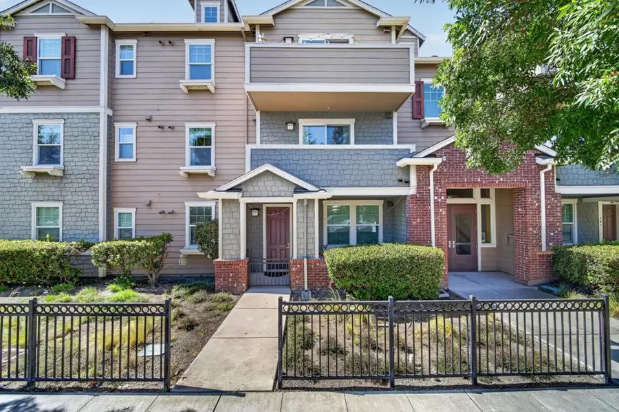1033 Scotia Terrace #202, Sunnyvale, CA 94089 - #2