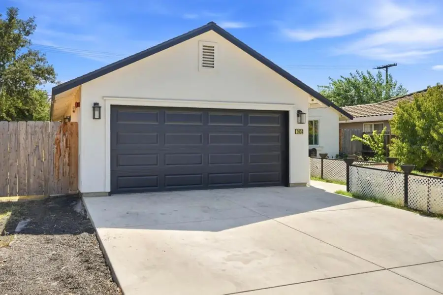 2024 Ellis Street, Modesto, CA 95354 - #2