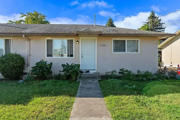 1704 Dutton Avenue, Santa Rosa, CA 95407