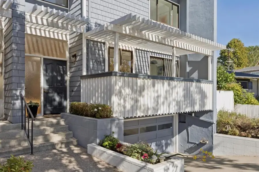 671 Fox Court, Redwood City, CA 94061 - #2