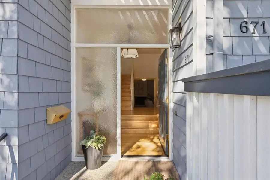671 Fox Court, Redwood City, CA 94061 - #3
