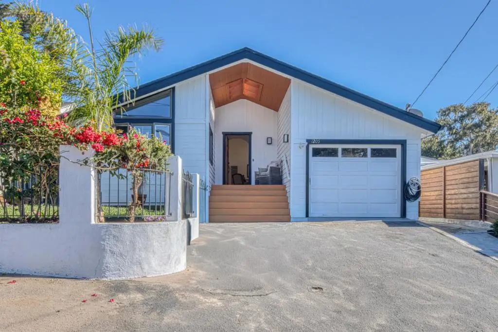 1205 Lincoln Avenue, Pacific Grove, CA 93950 - #1