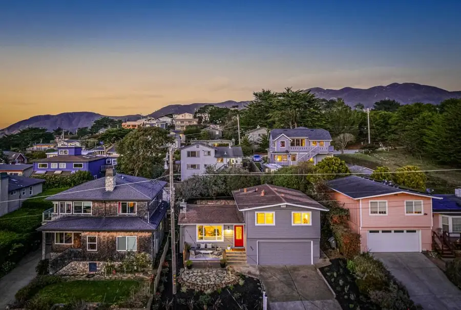 387 13th Street, Montara, CA 94037 - #2