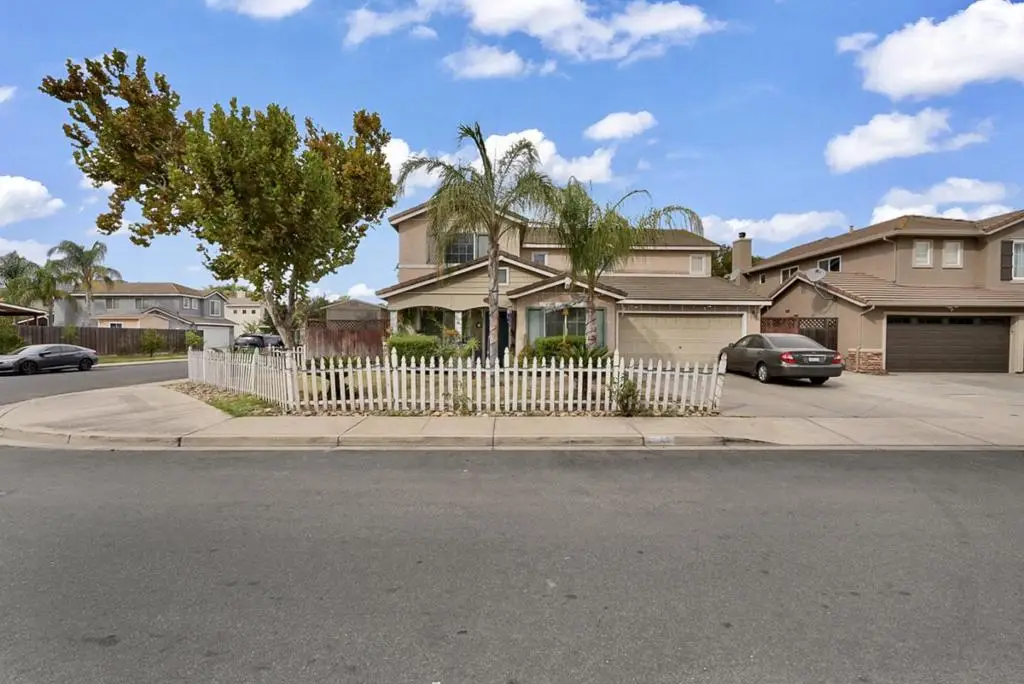 825 Rolling Oak Court, Modesto, CA 95351 - #1