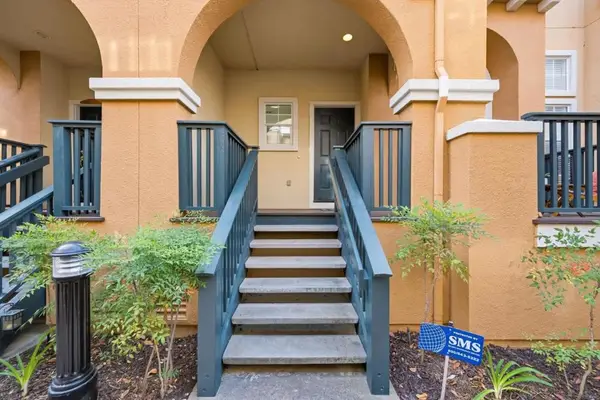 105 Sydney Lane, Redwood City, CA 94063