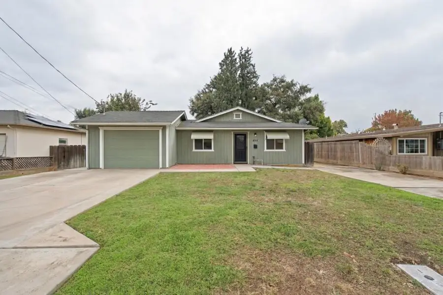 494 Sycamore Avenue, Gustine, CA 95322 - #2